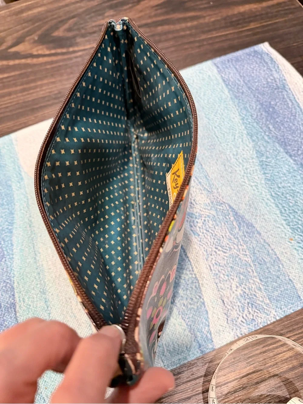 Fossil compact cosmetic